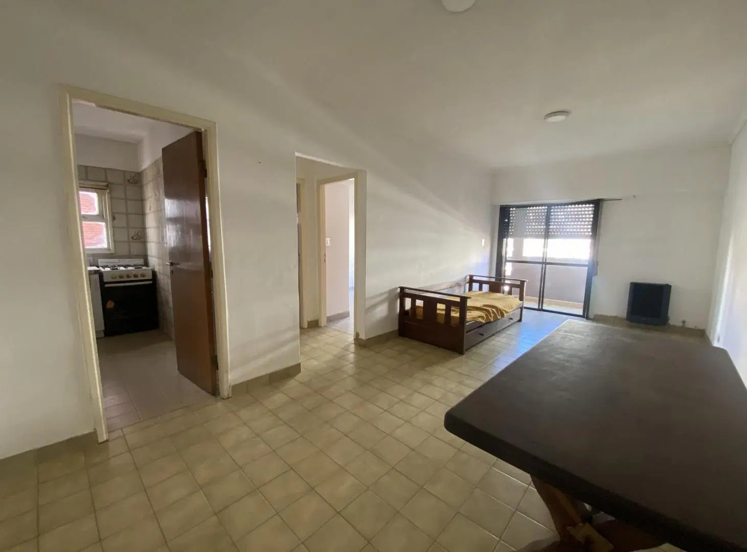 Alquiler 24 meses departamento de 2 ambientes al frente con balcon saliente 4