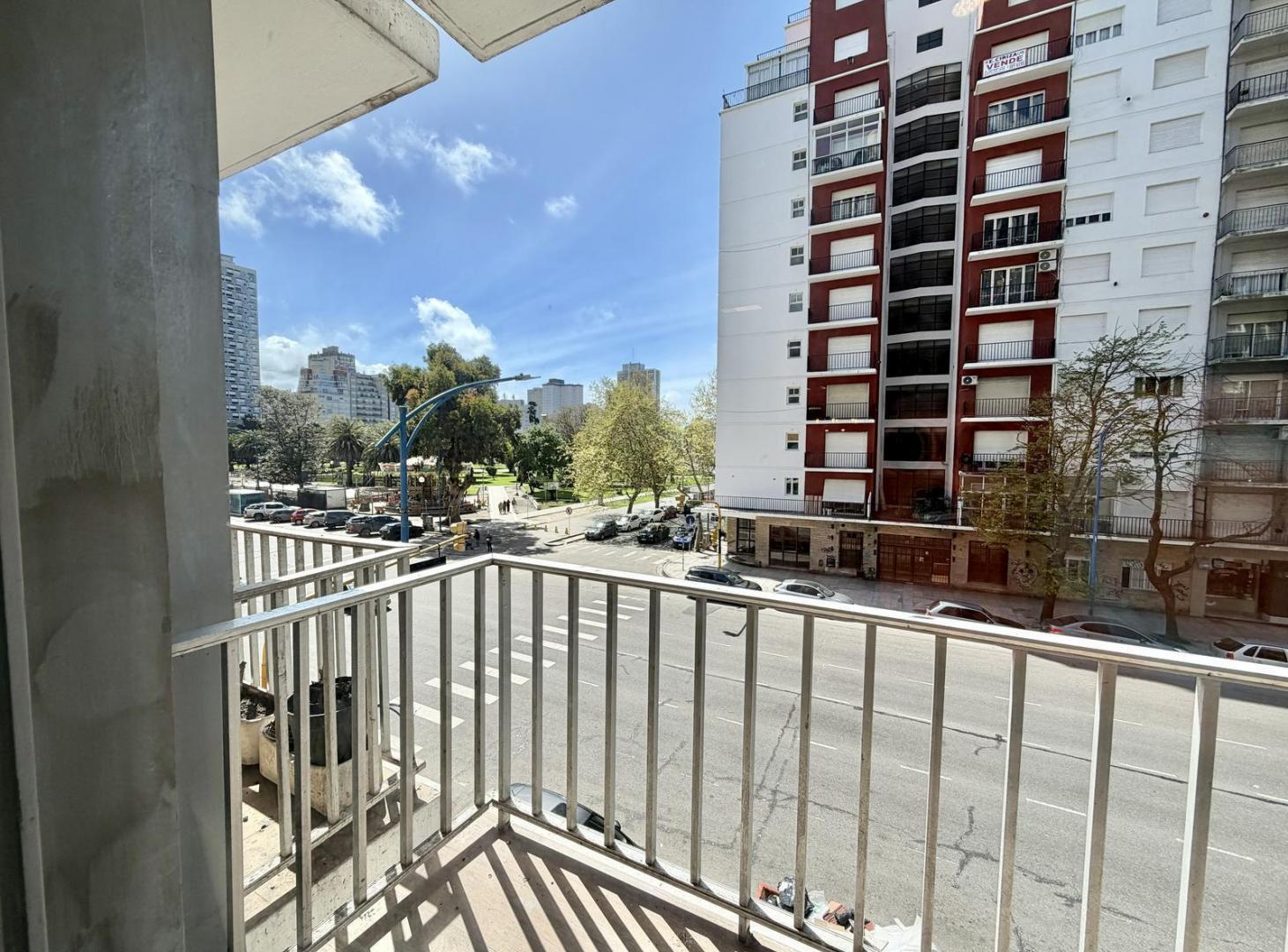 Foto de En venta Departamento 3 ambientes a la calle con balcón saliente, imagen 1