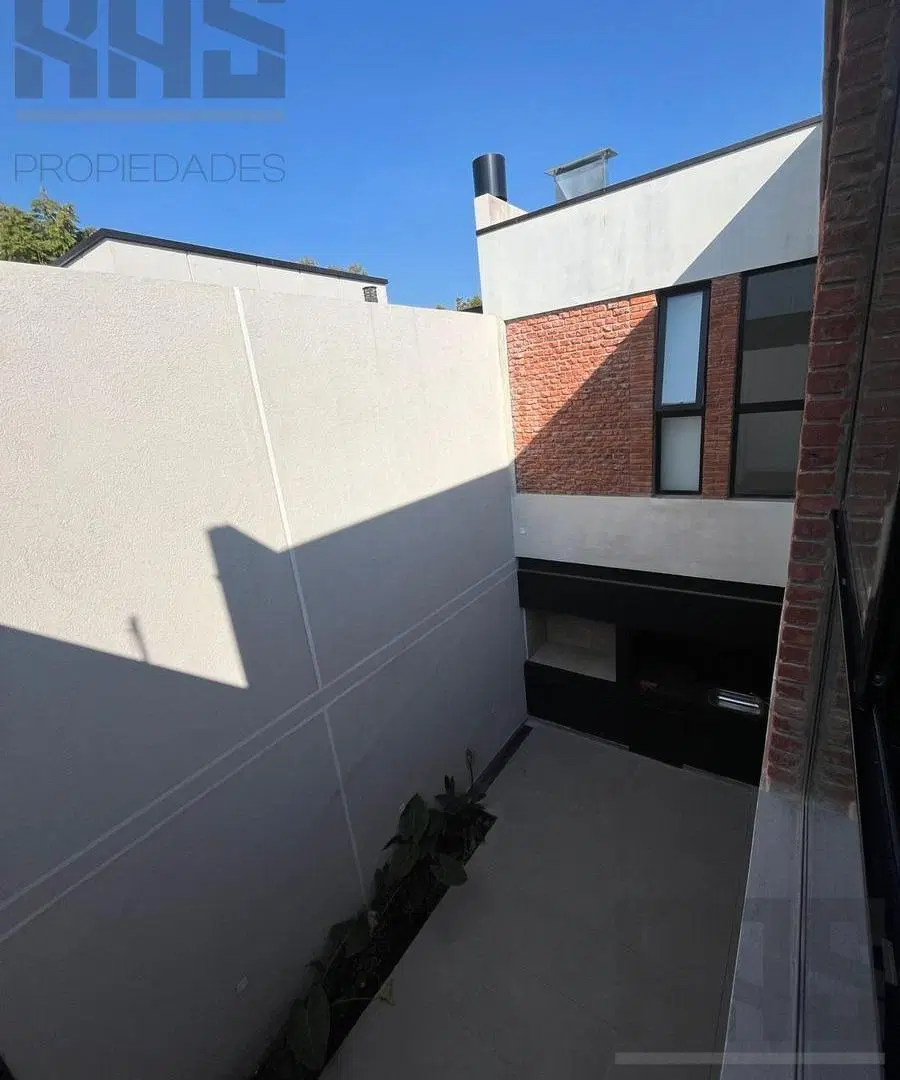 EXCELENTE PH 3 AMB A ESTRENAR CON PATIO 2
