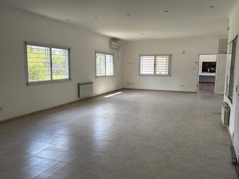 Foto de Casa Chalet en Venta en Empalme Lobos, Lobos, Resto de la Provincia, imagen 4