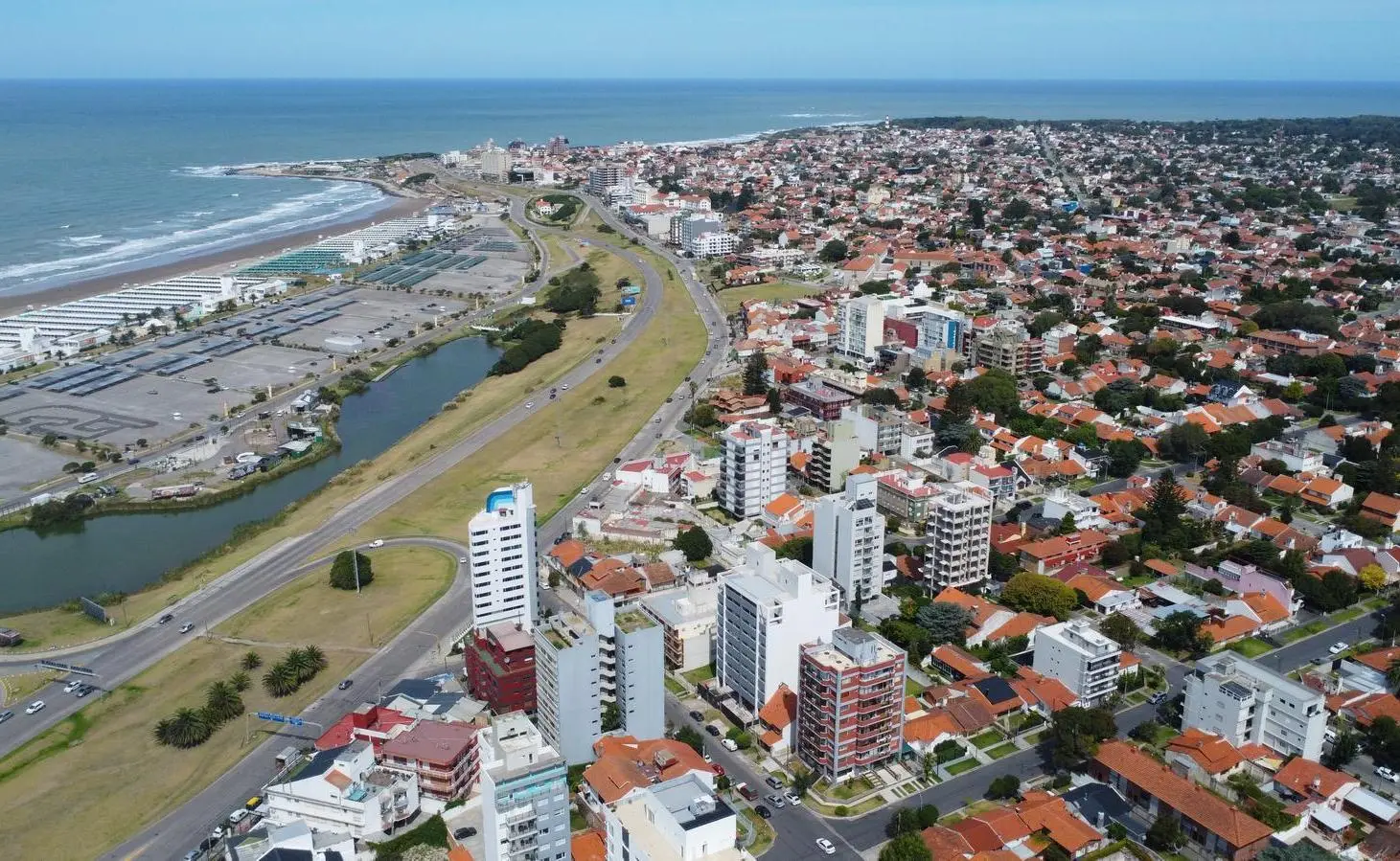 Dpto 2 amb al frente en venta cochera cubierta amoblado - ISASUR IV Punta Mogotes 2