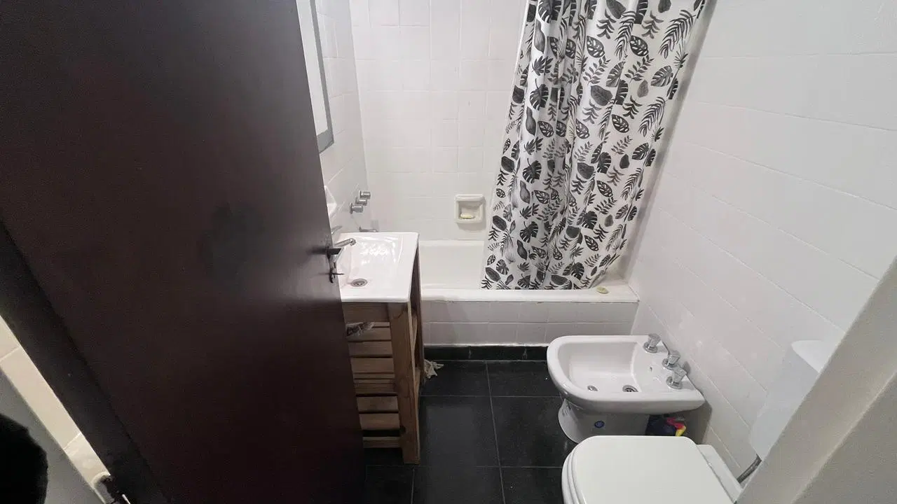 ALQUILER DEPARTAMENTO 2 AMBIENTES MACROCENTRO AL FRENTE CON BALCÓN SIN EXPENSAS 3