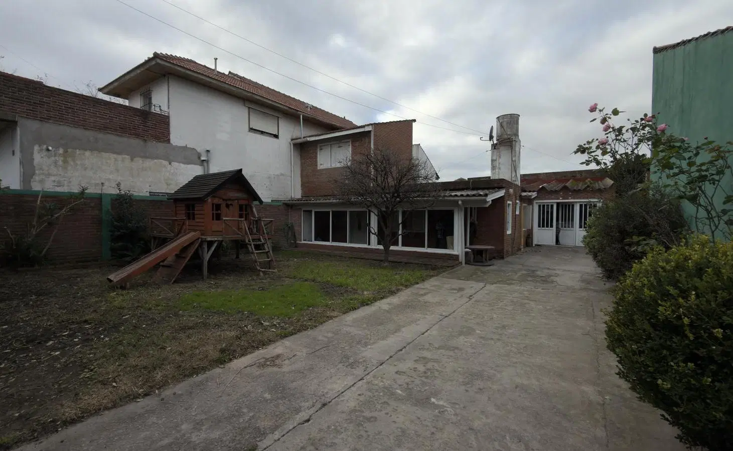 Casa 4 ambientes patio garage living galeria El Martillo Mar del Plata 4