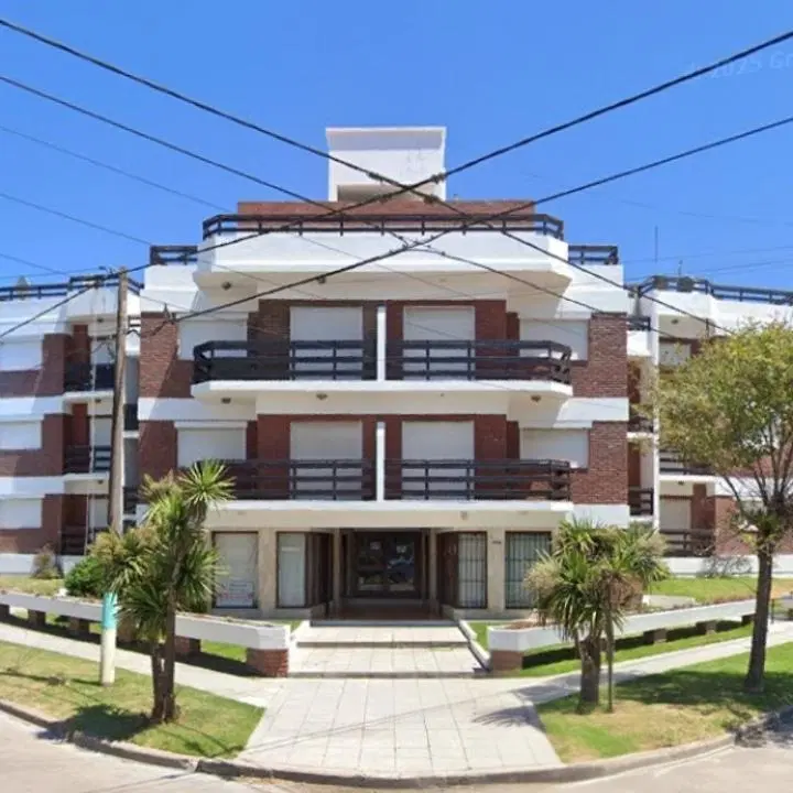 Departamento 2 amb con balcón EN ALQUILER cochera, SUM, patio con parrillas 4