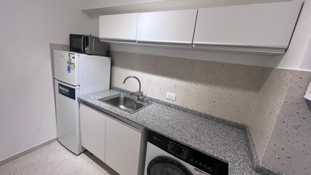 Foto de Venta Departamento 2 ambientes en La Perla reciclado al frente balcón, imagen 4