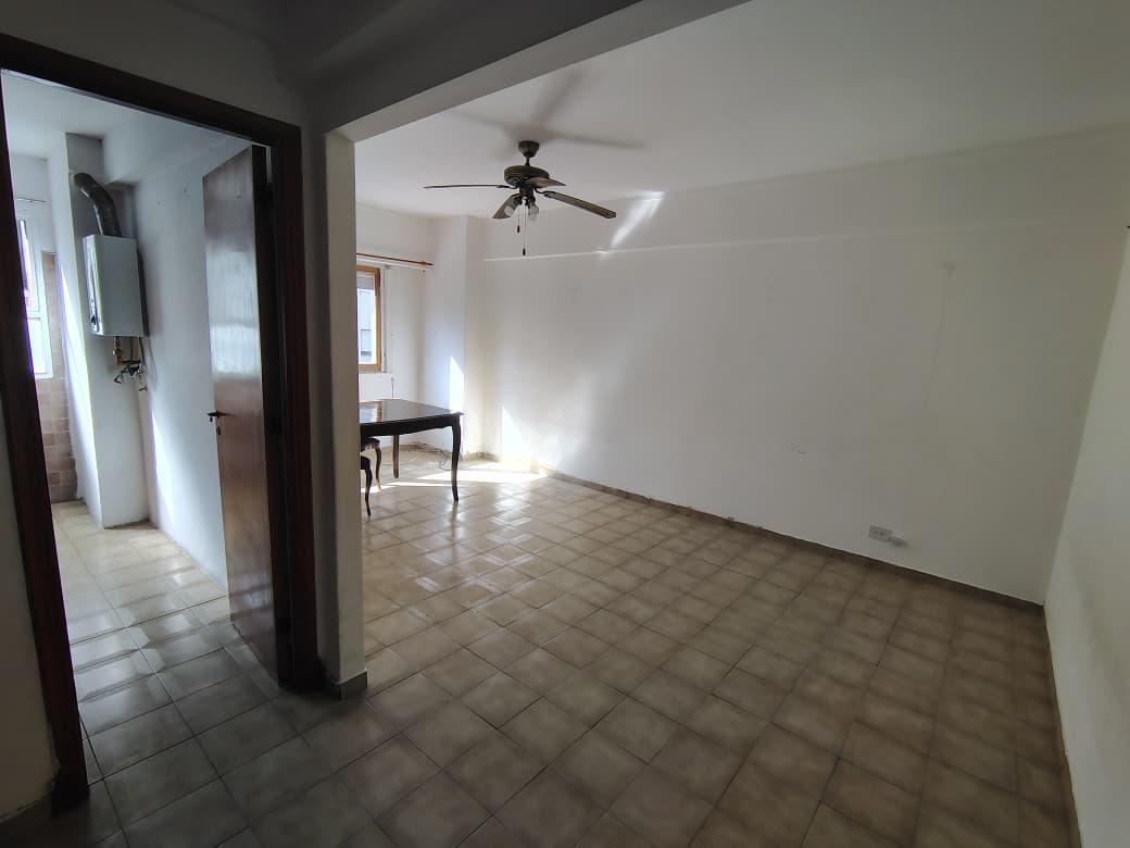 Foto de Alquiler Departamento 2 ambientes al frente en Plaza Colon, imagen 3