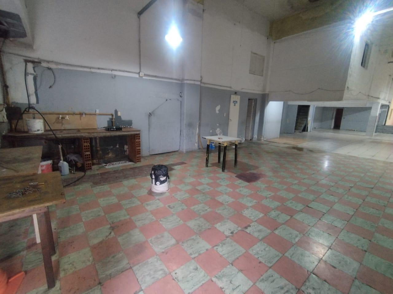 Foto de Galpón en alquiler 400 m² Luro y 180 Mar del Plata, imagen 1