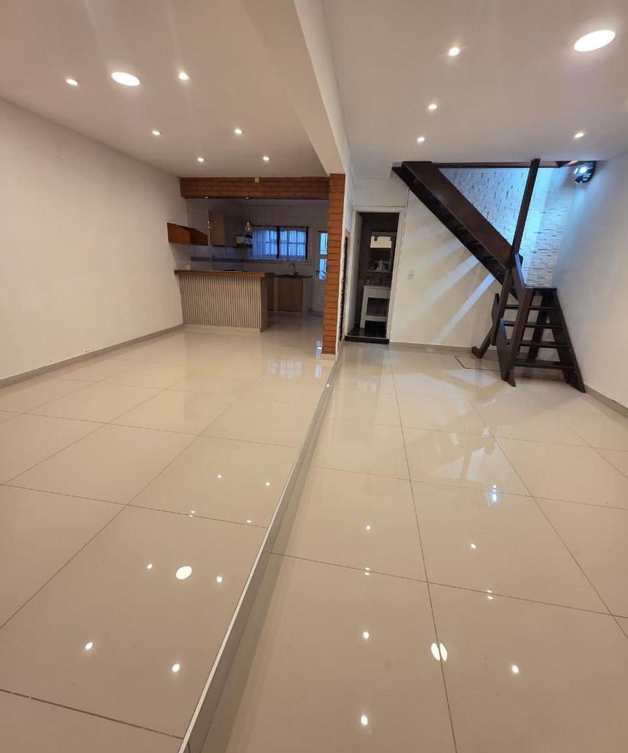Foto de Casa 5 amb en alquiler en Parque Luro, imagen 1
