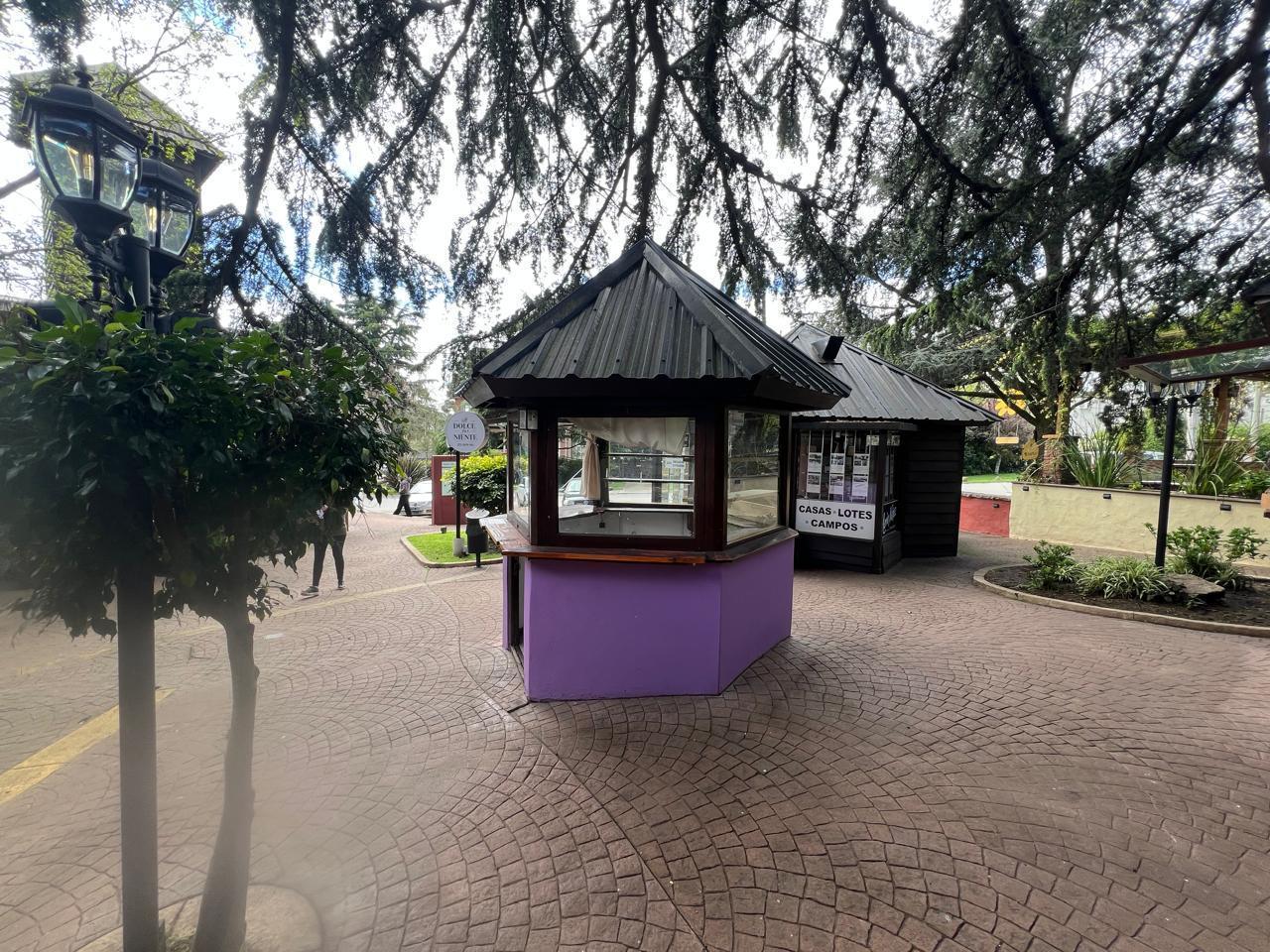 Venta Local tipo gazebo en Sierra De Los Padres