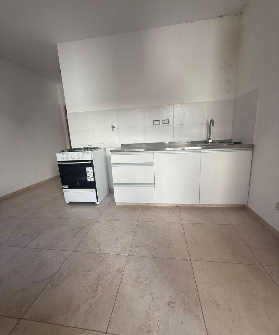 Foto de ALQUILER | DEPARTAMENTO 2 AMBIENTES | LUIS GUILLON, imagen 2