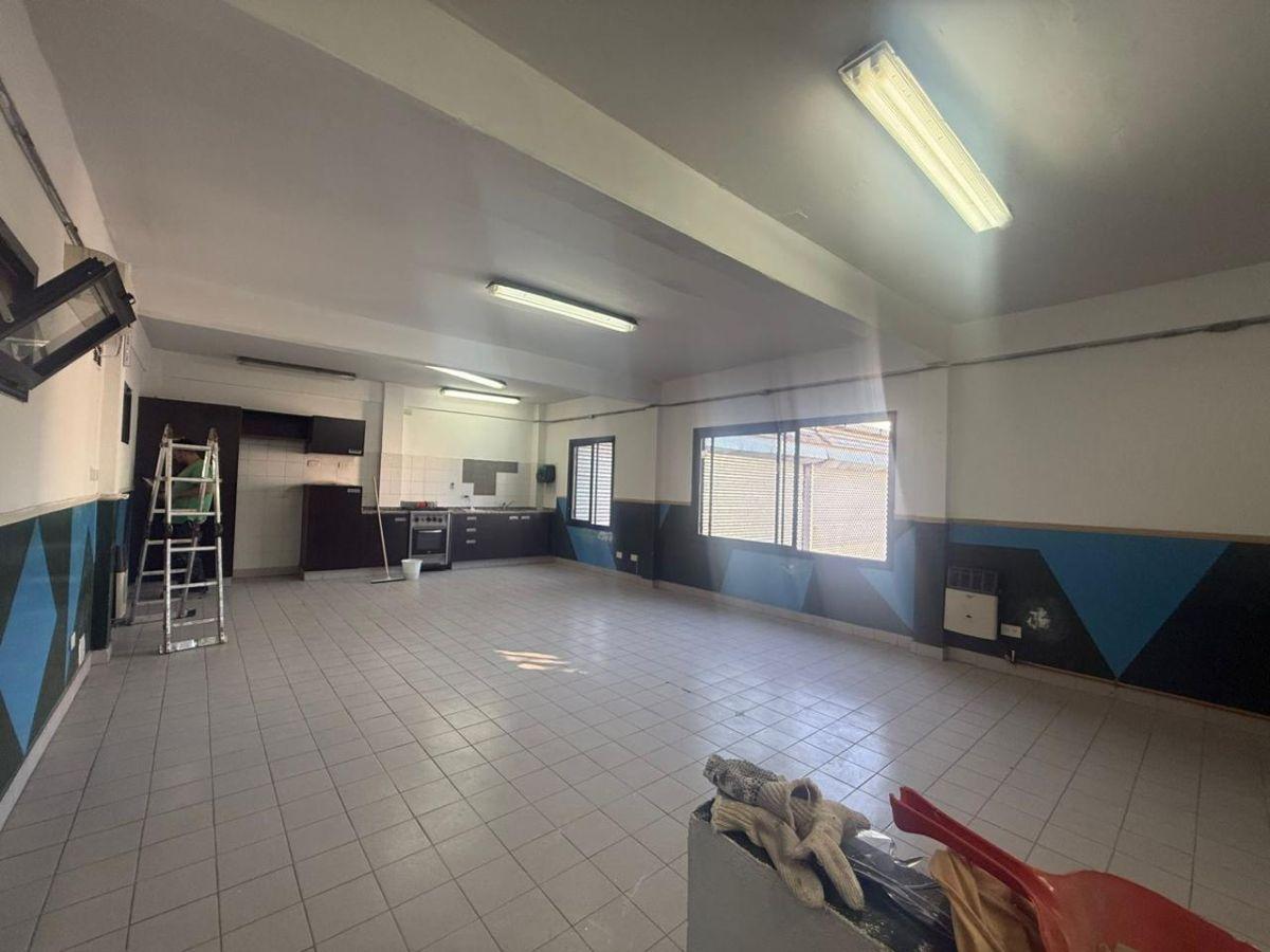 Foto de EXCEPCIONAL INMUEBLE COMERCIAL / INDUSTRIAL DE MÁS DE 1.000 m², imagen 3