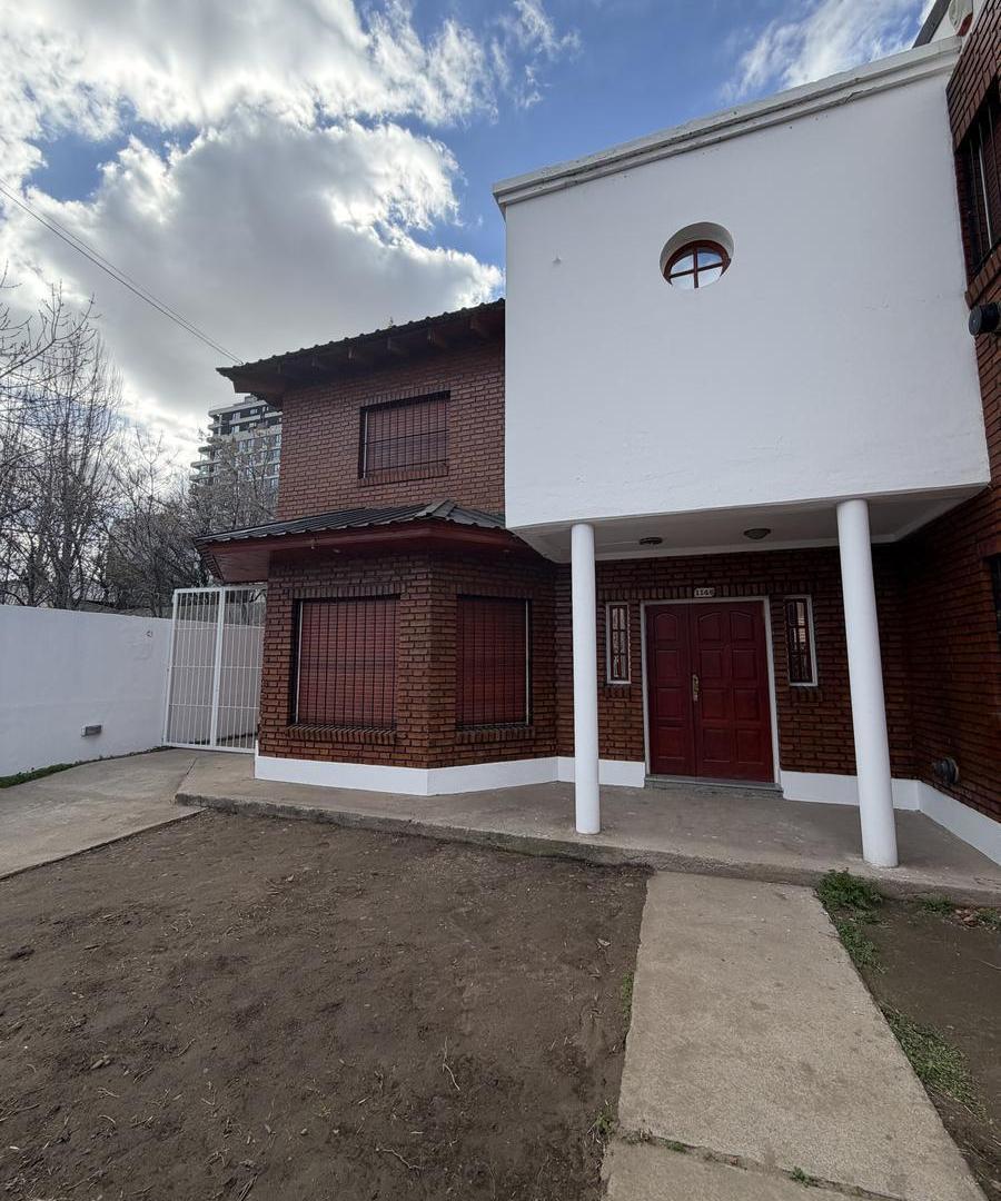 Foto de Venta de Casa en Barrio Santa Genoveva de Neuquén, imagen 1