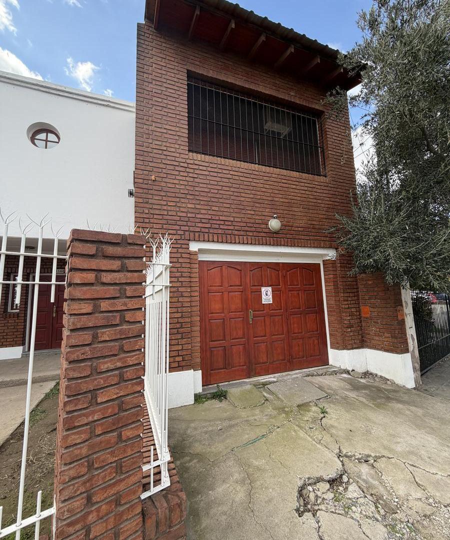 Foto de Venta de Casa en Barrio Santa Genoveva de Neuquén, imagen 2
