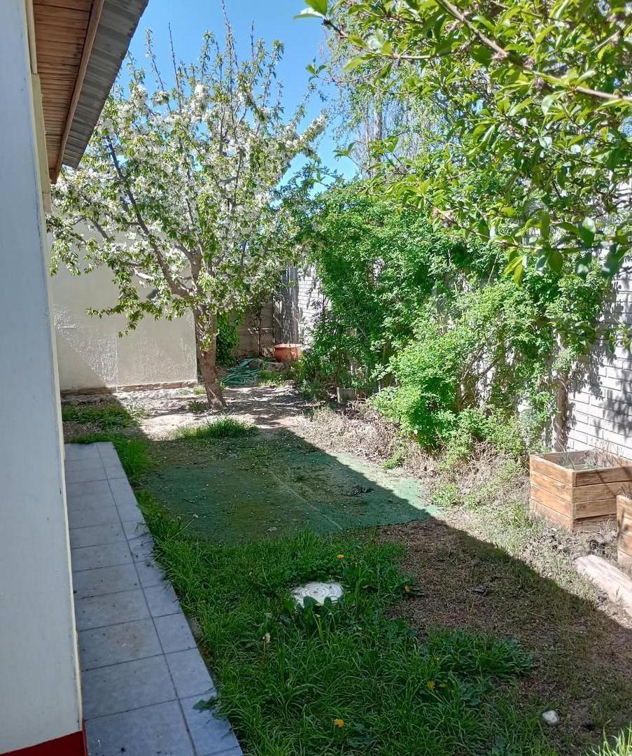 Foto de Alquiler Casa 3 Dormitorios con Patio En B° La Casona de Plottier, imagen 3