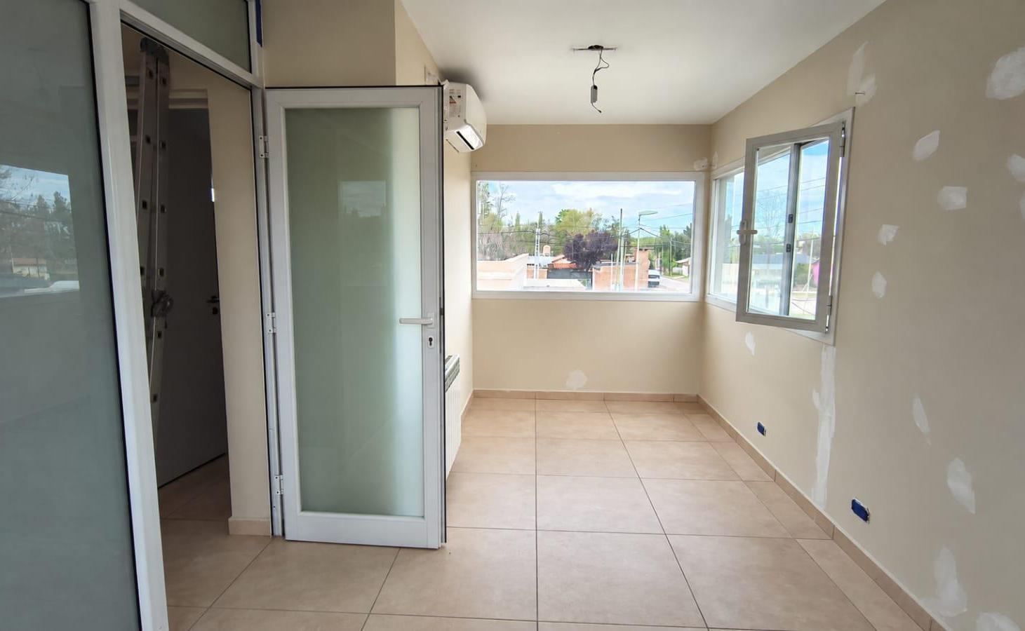 Foto de Alquiler de Casa 5 Ambientes en Barrio Conea de Plottier, imagen 2