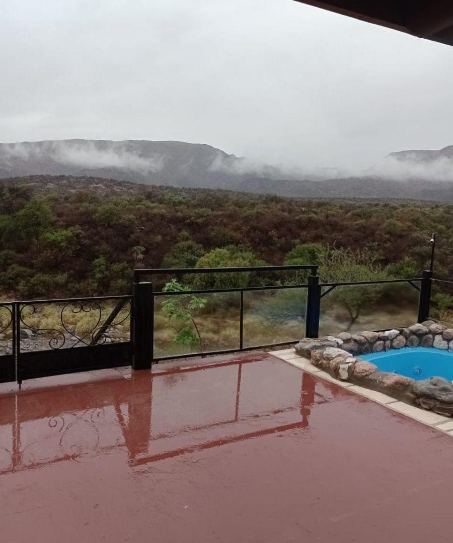 Foto de Venta Cabaña Río Claro | Piedra Y Madera, Bajada Al Río, Jacuzzi Y, imagen 2