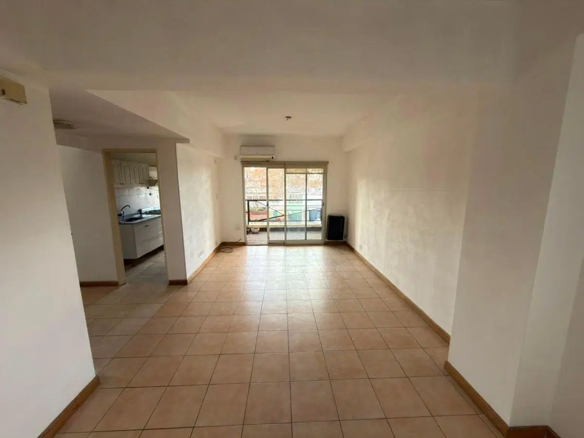 ALQUILER HERMOSO 2 AMBIENTES AMPLIO MUY LUMINOSO CON BALCON - *POSIBILIDAD DE CONVERTIRLO EN 3 AMB* 3