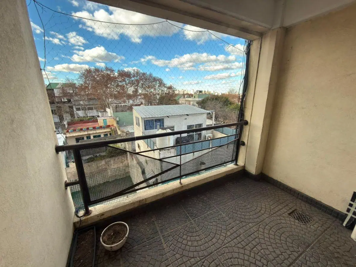 ALQUILER HERMOSO 2 AMBIENTES AMPLIO MUY LUMINOSO CON BALCON - *POSIBILIDAD DE CONVERTIRLO EN 3 AMB* 4