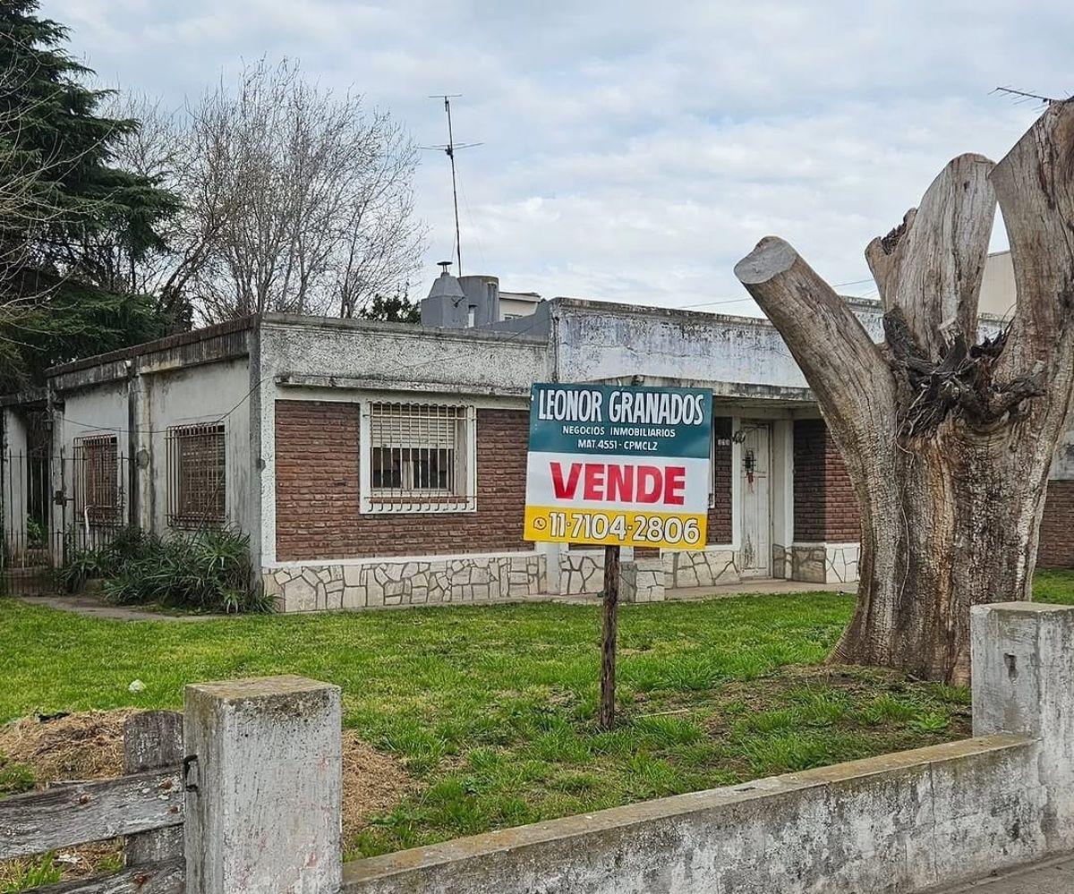 Foto de CASA CON GRAN LOTE DE 20 X 50 MTS. IDEAL PARA INVERSION EN DESARROLLO, imagen 1