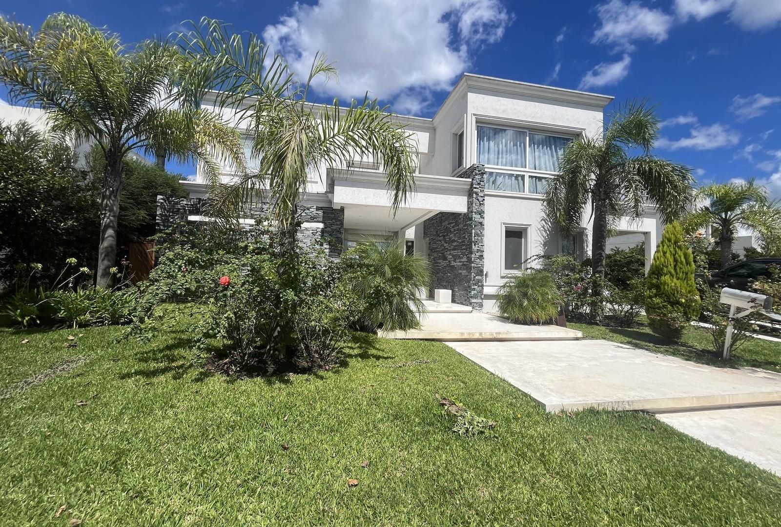 CASA 3 DORMITORIOS AL AGUA - VENTA - ALISOS, NORDELTA