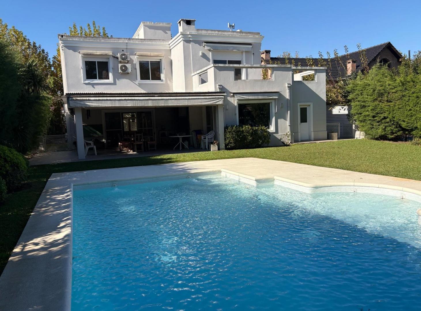 VENTA, casa de 4 dormitorios, BERMUDAS - PILAR