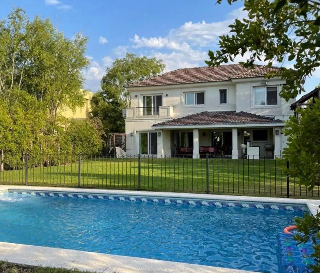 CASTORES CASA EN VENTA AL BOSQUE DE 4 DORMITORIOS , NORDELTA 4
