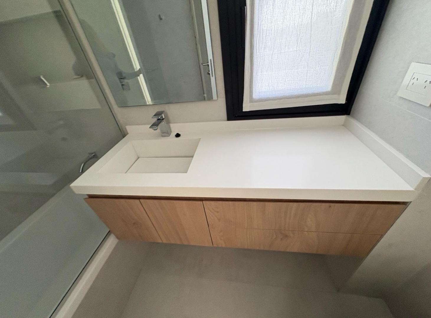 Foto de CASA AL AGUA 5 dormitorios -ALQUILER ANUAL S/MUEBLES - VIRAZON NORDELTA, imagen 4