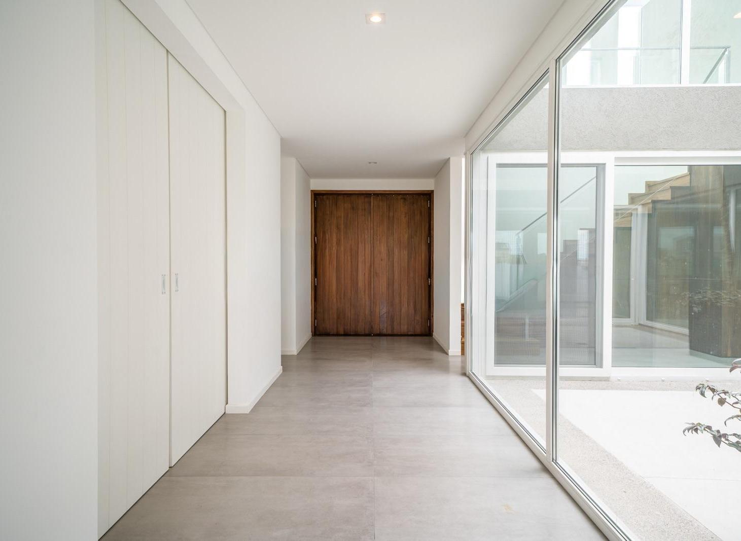 Foto de VIRAZON, CASA en alquiler de 4 DORMITORIOS- AL AGUA, imagen 1