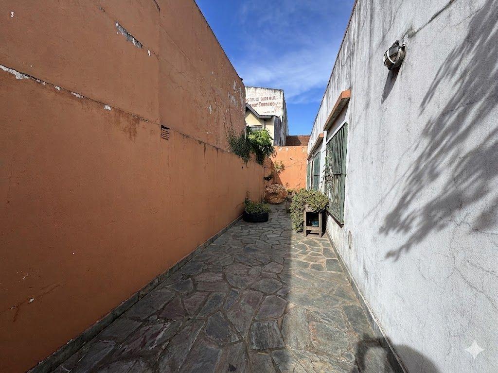 Casa en venta sobre lote propio en Boulogne con gran potencial de renovación