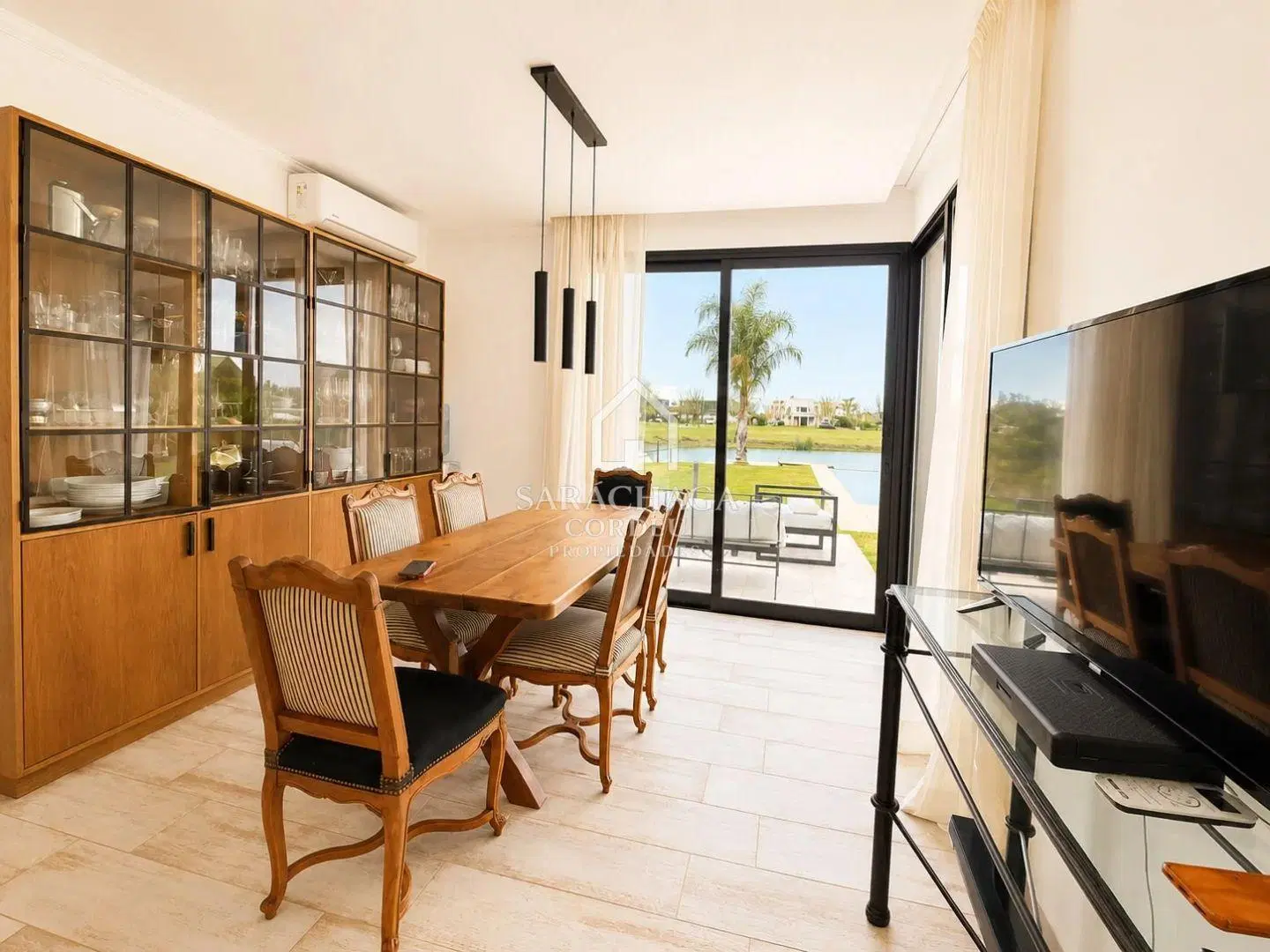 Casa en venta a la laguna con pileta en San Matias, Escobar, Area 5 3