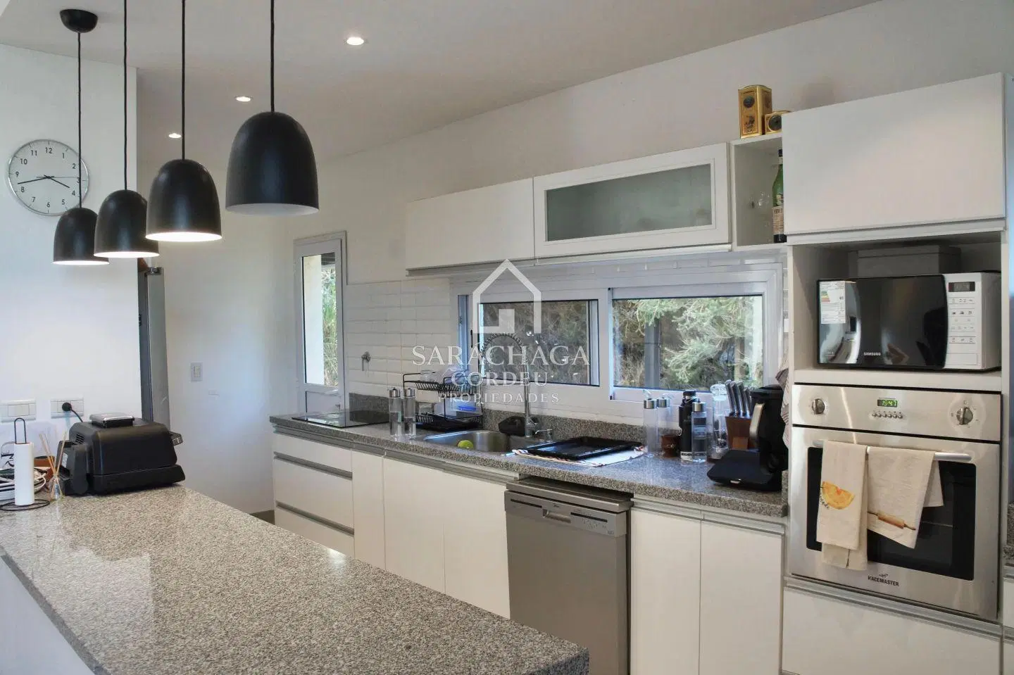 Casa en Alquiler en Canton Puertos con diseño funcional de una planta 3