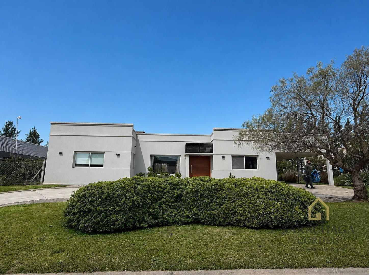 Foto de Excelente casa en venta, en una planta. Barrio San Matias, imagen 2