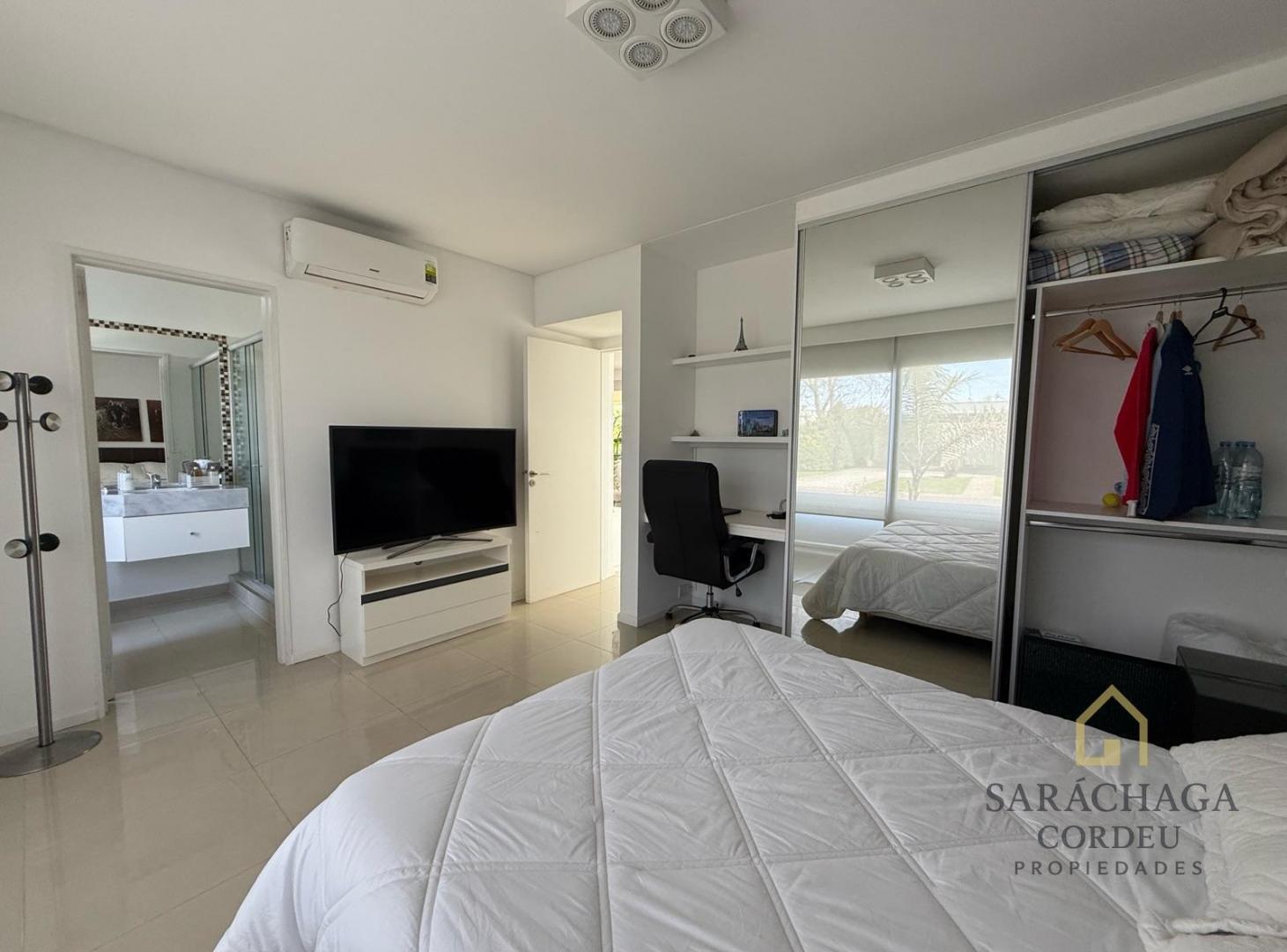 Foto de Excelente casa en una planta, con distribucion funcional, Barrio San, imagen 3