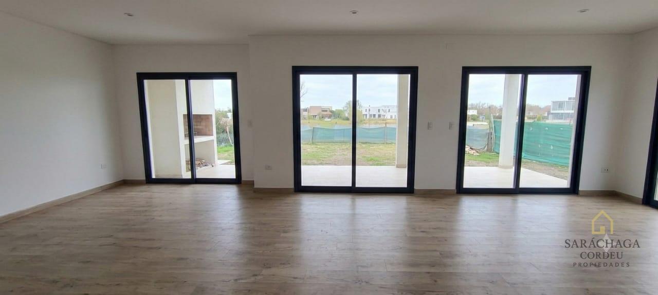 Foto de Casa a la laguna en El Canton - Norte, imagen 2