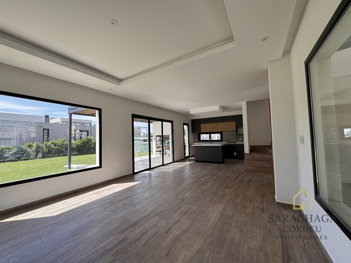Foto de Casa en Venta -5 amb.- a estrenar- Barrio Santo Tomas Pilar, imagen 1