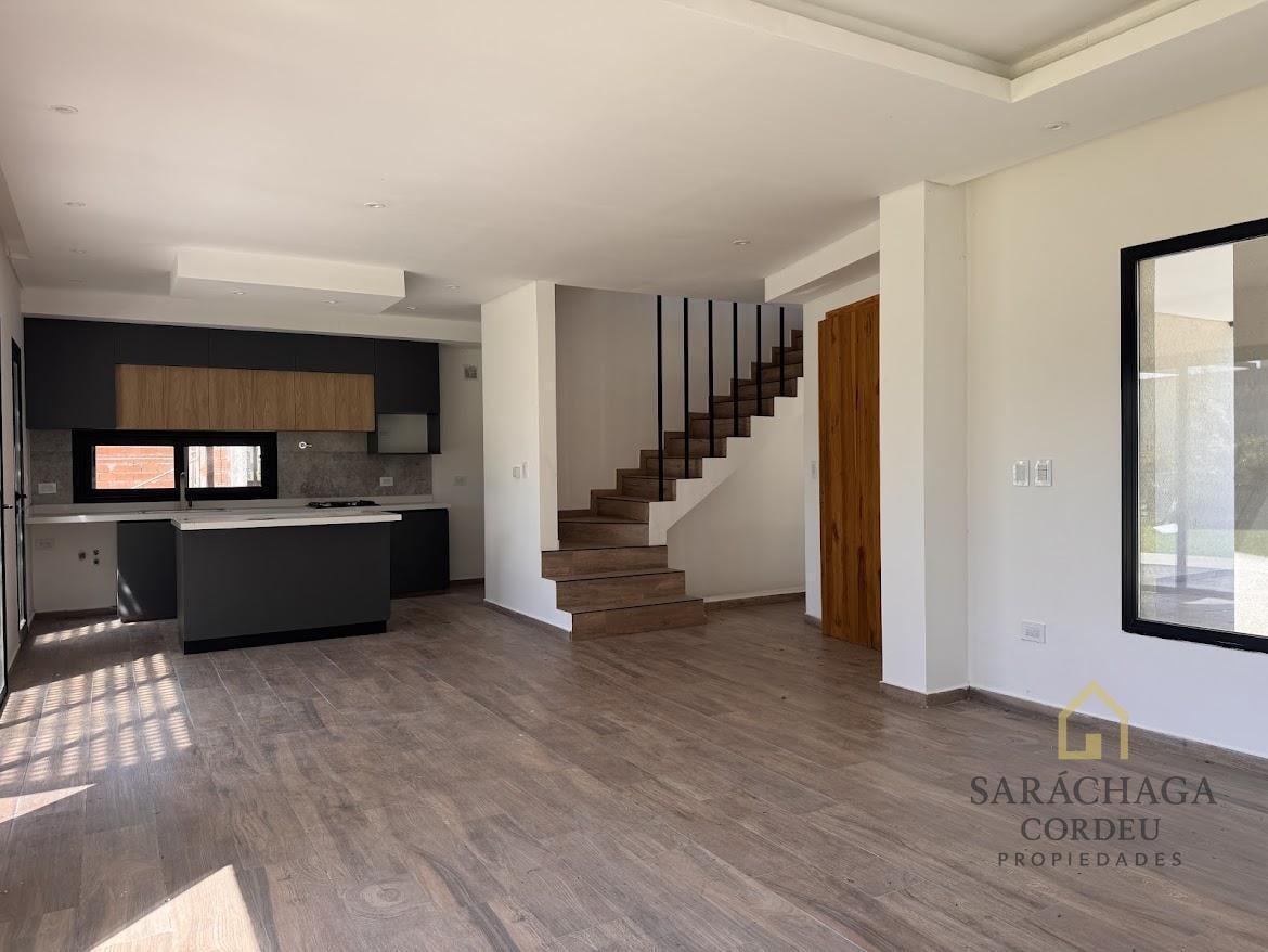 Foto de Casa en Venta -5 amb.- a estrenar- Barrio Santo Tomas Pilar, imagen 2