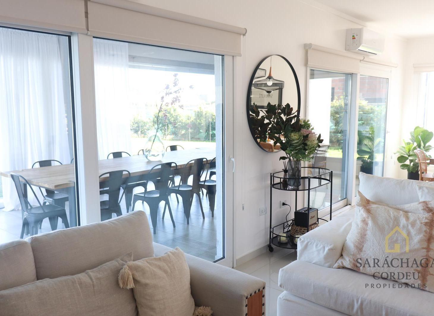 Foto de Casa en Venta a la laguna dos plantas, Barrio San Matias, imagen 2