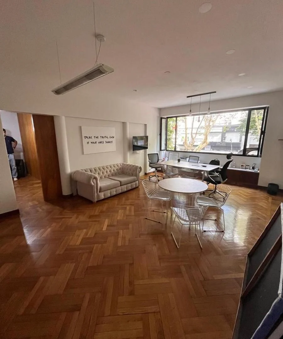 Oficina en alquiler al frente sobre Av. 51 – Muy luminosa – Apto varios destinos - La Plata Soho