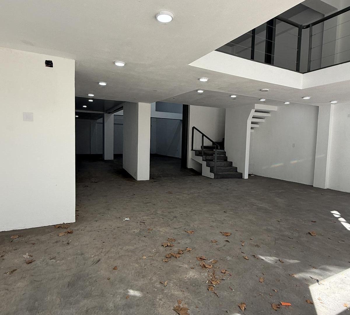 ALQUILER LOCAL FRENTE PLAZA MORENO | 320 M² | LA PLATA