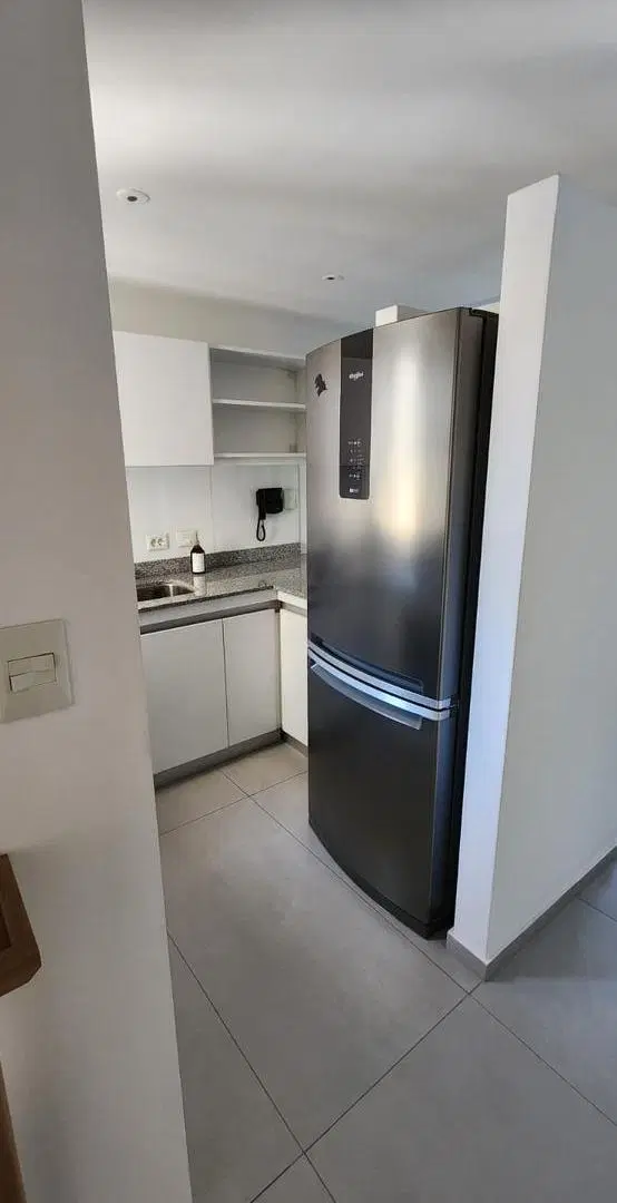 Semipiso amoblado 1 dorm con cochera | Edificio con SUM – Calle 51 e/ 2 y 3 4
