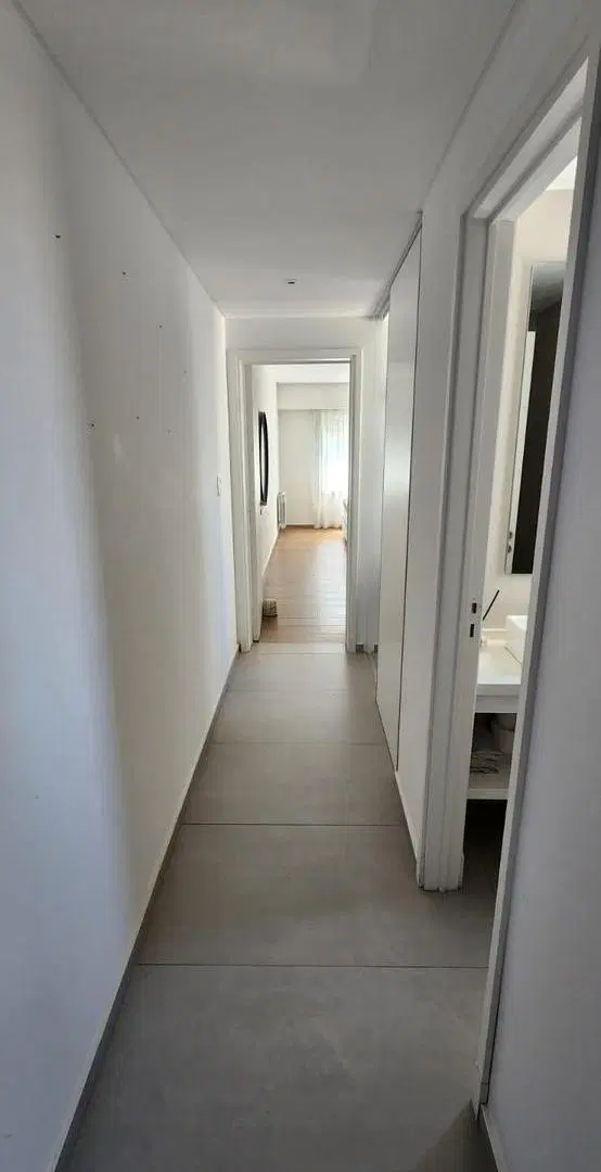 Semipiso amoblado 1 dorm con cochera | Edificio con SUM – Calle 51 e/ 2 y 3 3
