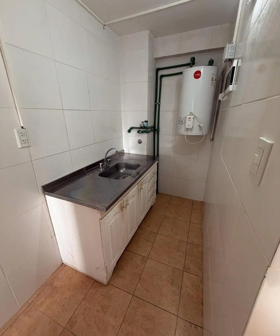Local / Oficina en dos plantas | Apto profesional | Excelente visibilidad| Zona Plaza Alsina 4