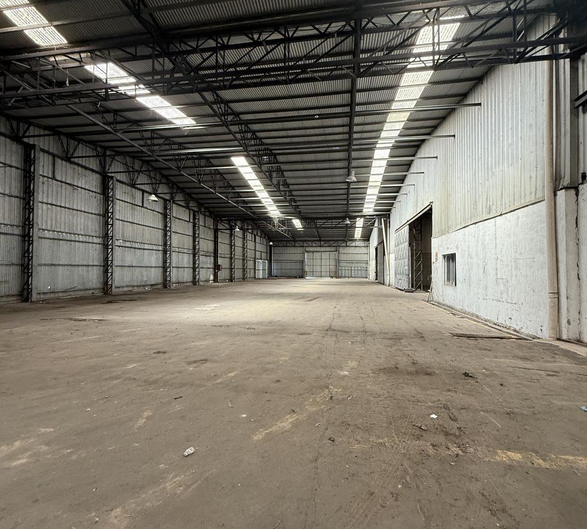 Foto de Predio Industrial de 6.565 m² | Playa de 9.100 m² | Ruta 2 y Ruta 36, imagen 3