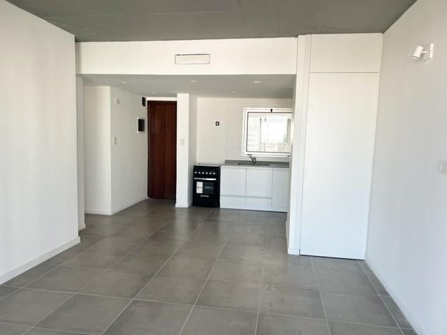 Foto de Semipiso de 2 dormitorios con cochera cubierta | Palier privado | Zona, imagen 3