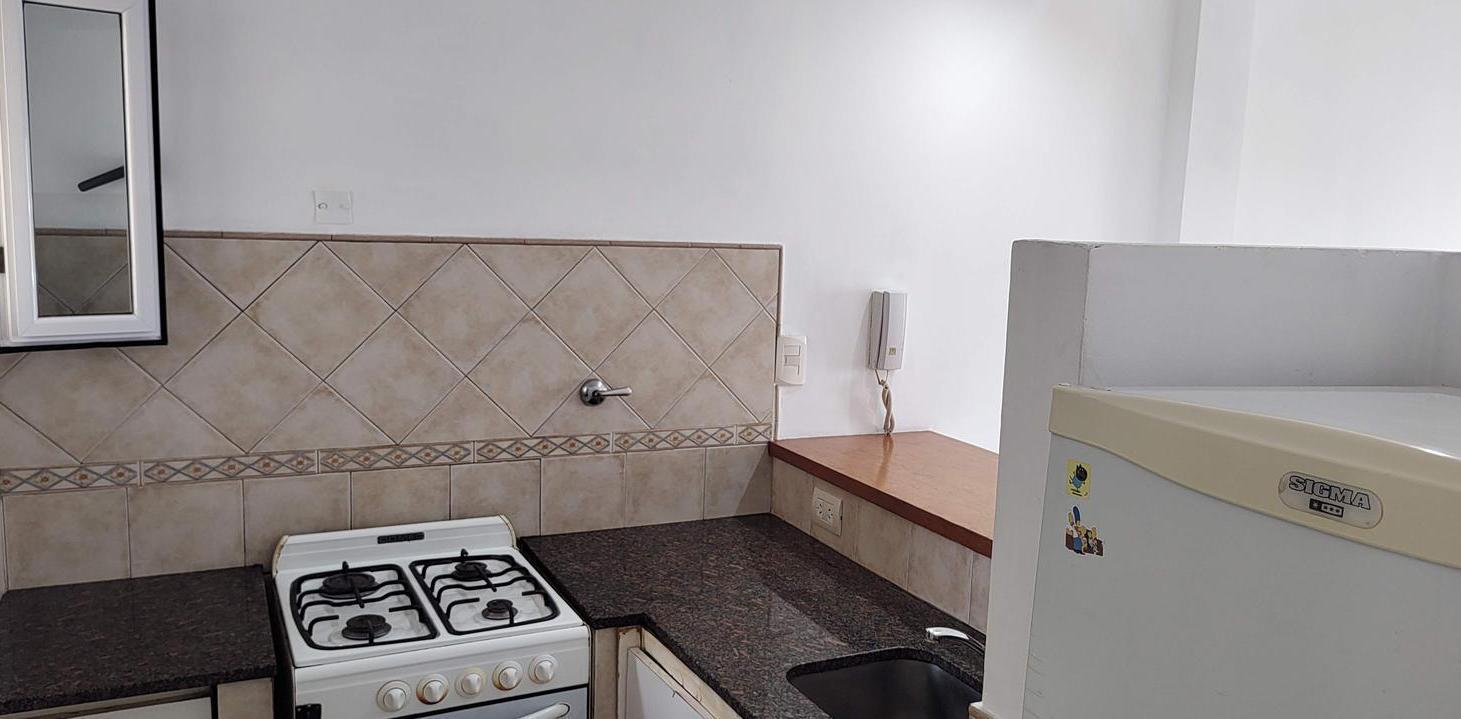 Foto de Duplex 1 dorm en venta - Calle 65 e/ Av. 1 y 115 – Muy luminoso, imagen 3