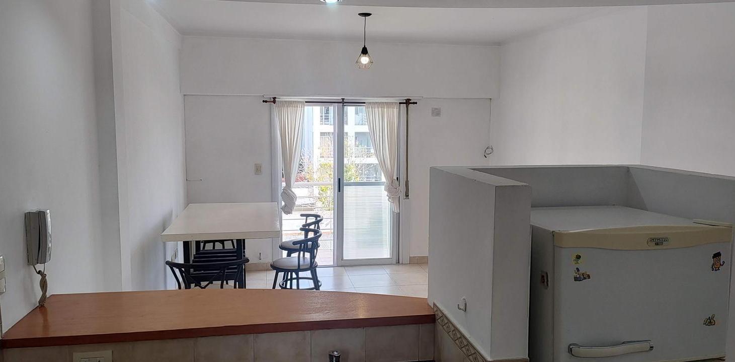 Foto de Duplex 1 dorm en venta - Calle 65 e/ Av. 1 y 115 – Muy luminoso, imagen 2