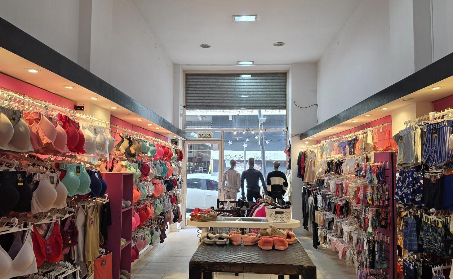Foto de Local comercial en alquiler | Pleno centro de La Plata | Gran salón de, imagen 2
