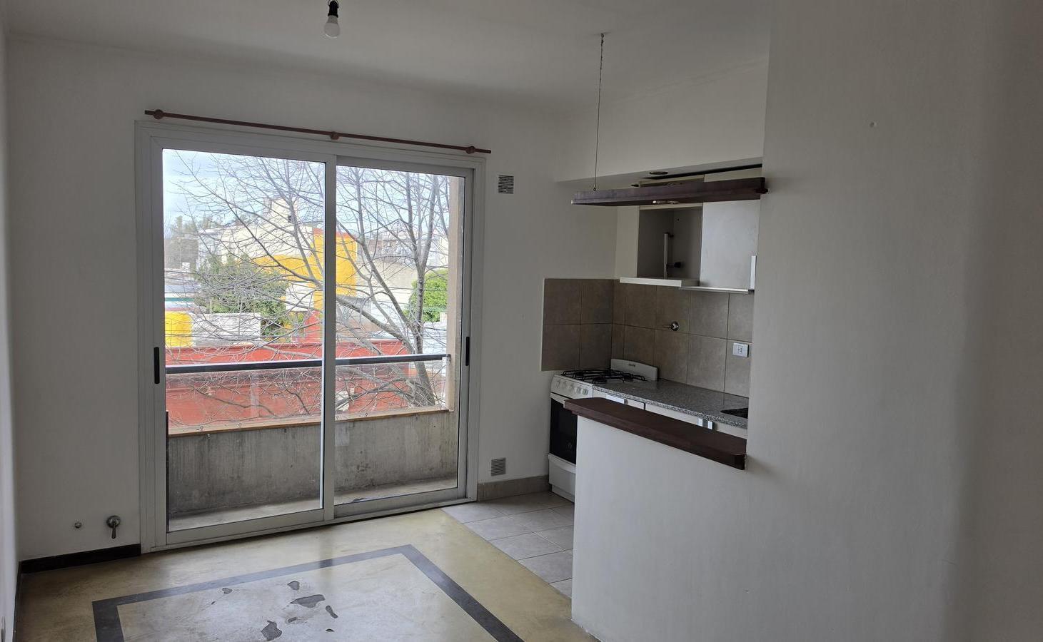 Foto de 1 dormitorio con cochera y balcón | Bajas expensas | Zona Hospital San, imagen 3
