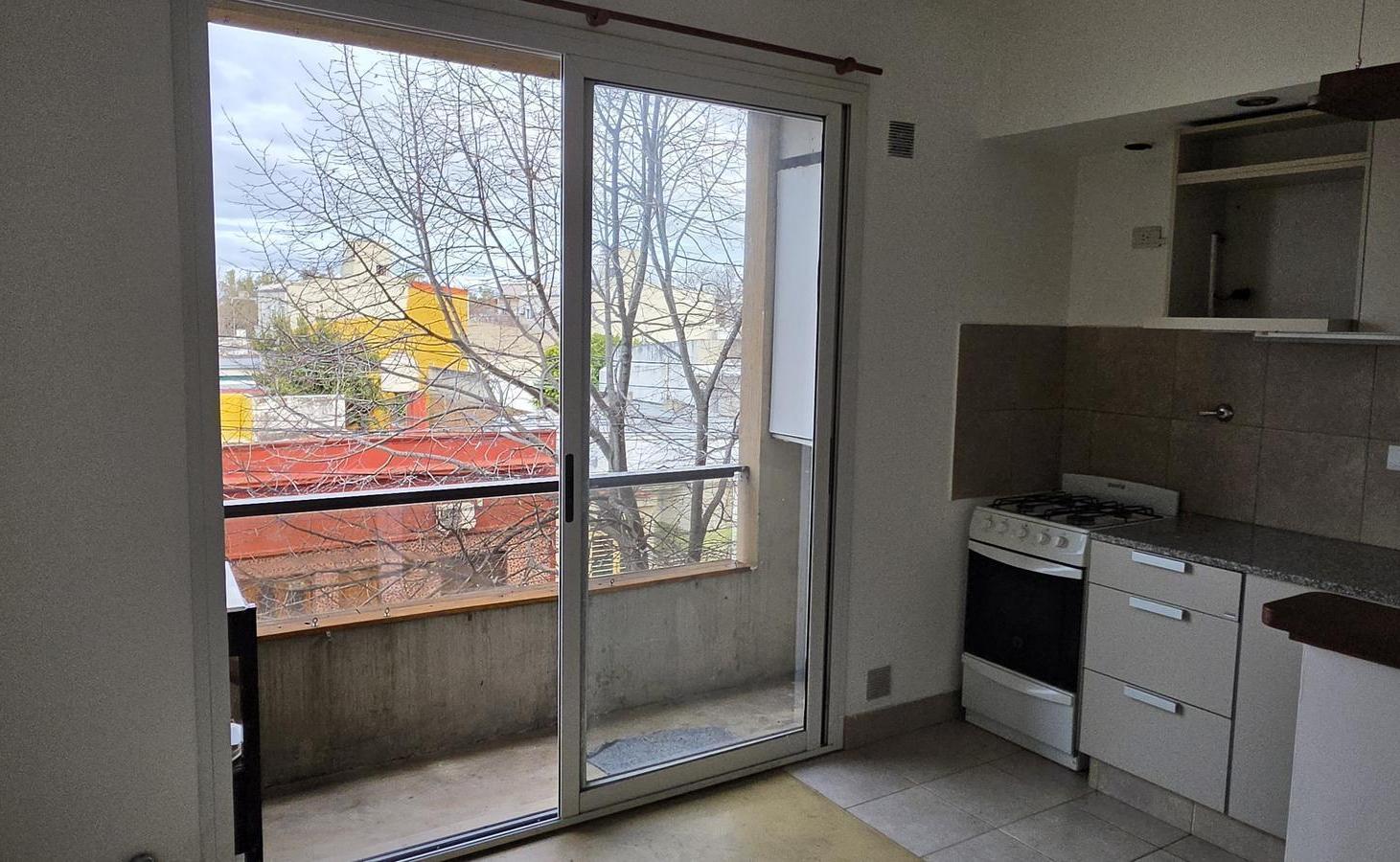 Foto de 1 dormitorio con cochera y balcón | Bajas expensas | Zona Hospital San, imagen 5