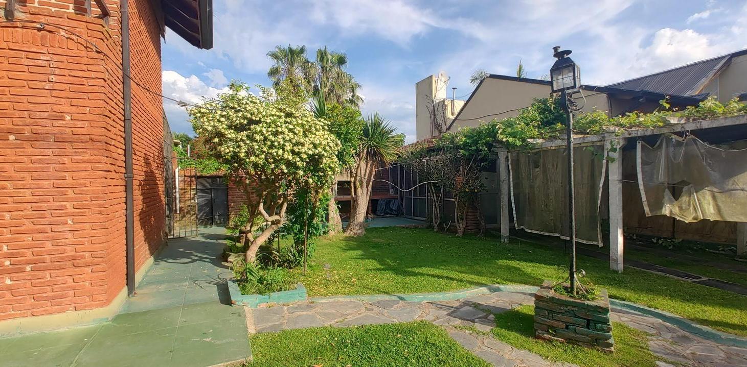 Foto de Casa con pileta y parque en Villa del Plata | Lote esquina 445 m², imagen 4
